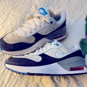Youth Nike AirMax- Size 5Y